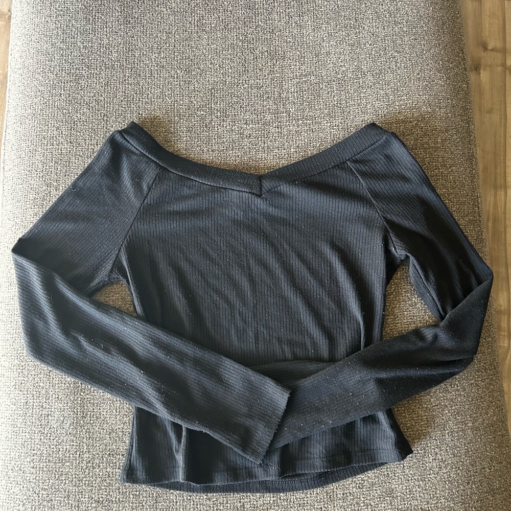 Chic Black V-Neck Long Sleeve Top